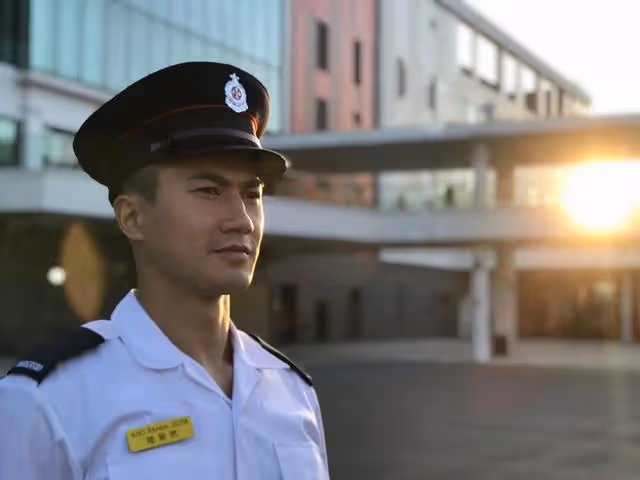 恭喜!TVB上位小生認買戒指向港姐女友求婚,為賺老婆本瘋狂工作