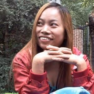陝西女子憑藉奇特外貌成為大網紅,說話搞笑,自信度不輸當年鳳姐