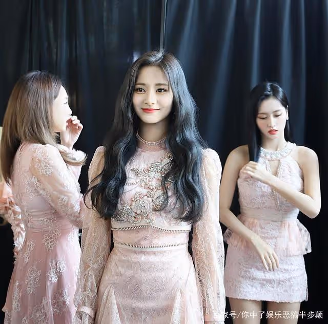 TWICE新專輯再出「麼蛾子」,子瑜媽媽護女心切發文質問經紀公司