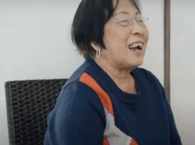 羅家英老師58歲入行跑龍套，為追夢不介意薪水低，80歲憑配角走紅
