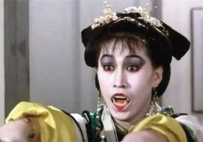 午馬前女友息影后轉行賣保險，內地豪宅意外曝光，裝修奢華似宮殿