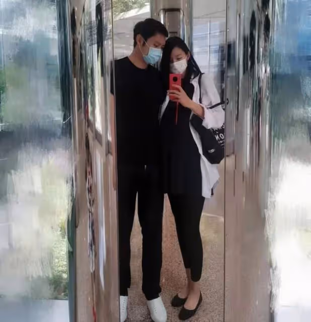 張梓琳罕曬二胎女兒，五官秀氣鼻樑高挺，嫁素人老公九年生兩女