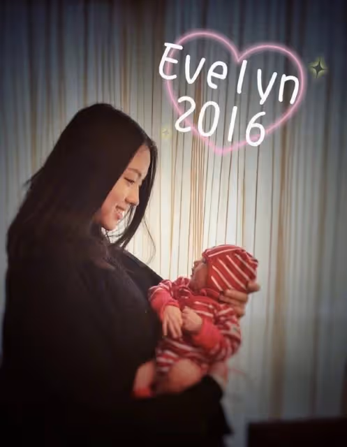 張梓琳罕曬二胎女兒，五官秀氣鼻樑高挺，嫁素人老公九年生兩女