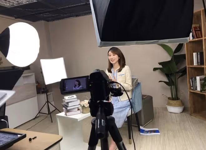 39歲女主播官宣懷雙胞胎！結婚6年試管打百針，孕期大出血太痛苦
