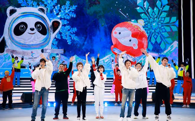 開心麻花女演員不當言論遭批！把國旗說成被窩，搭檔嚇壞忙救場