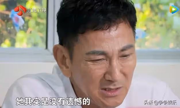 吳尊淚問：「媽走了，怎麼熬過來的？」 72歲爸坦承「靠鎮定劑入睡」逼哭萬人：相信她沒遺憾了...