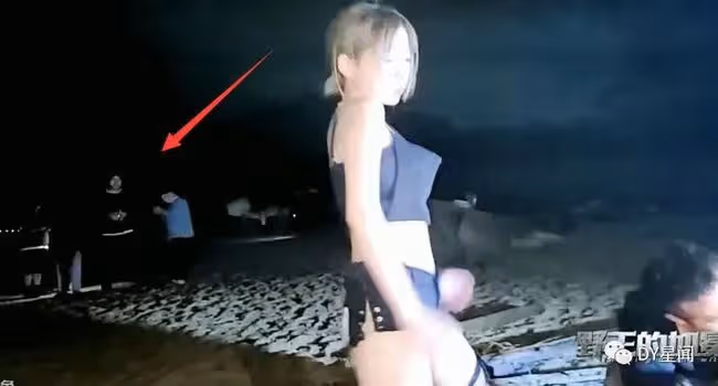 熱議｜超管現場警告未果！戶外主播荒野生存，女嘉賓嗨絲辣舞被「封禁」！