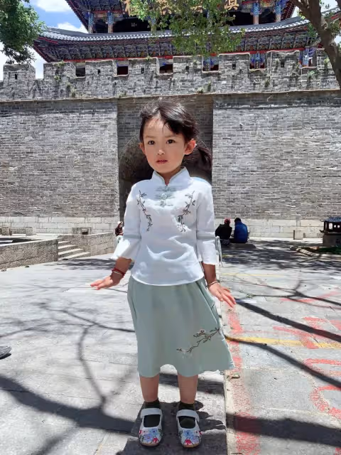 特殊生日禮!單親爸帶4歲女兒「走遍西藏4139公里」歷時71天 一路受陌生人協助「實現女兒心願」:爸爸天天陪妳