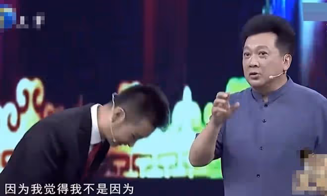劉和剛與恩師家中聚會，65歲郁鈞劍滿面紅光，兩人舉杯豪飲感情深
