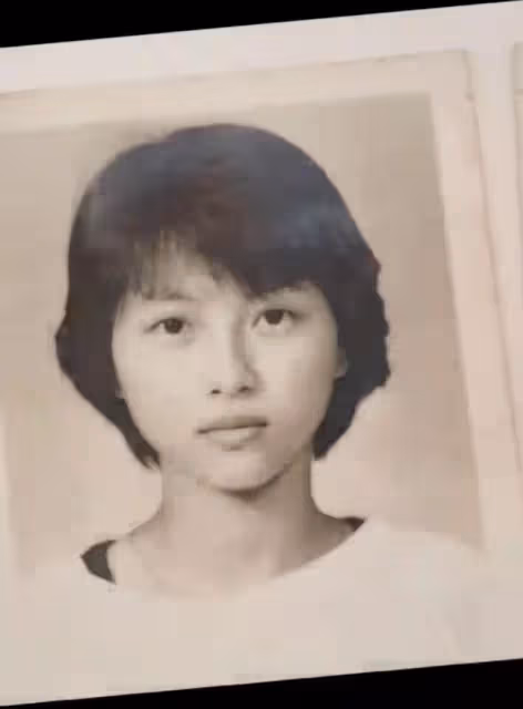 55歲「阿紫」分享少女照被激贊似山口百惠，曾患情緒病受盡折磨
