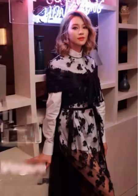風格大不同!千億媳婦徐子淇現身,髮型個性妝容狂野,再不是豪門乖媳形象