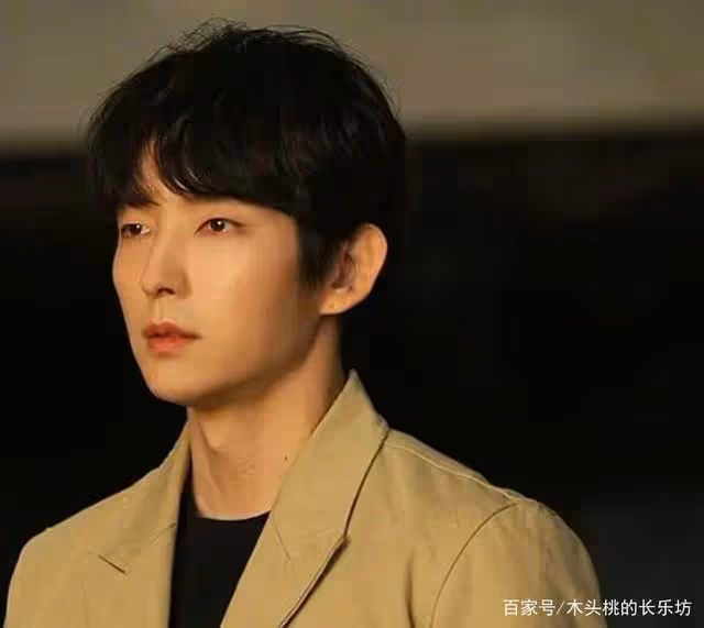 40歲李准基還能演高中生!戲裡美強慘,戲外被坑10年收入單身至今