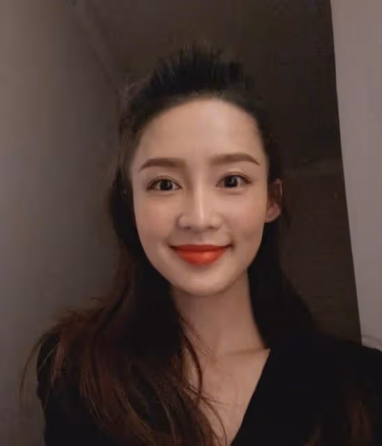 31歲李沁近況曝光,曬出春日雪景自拍,長發飄飄超有氣質