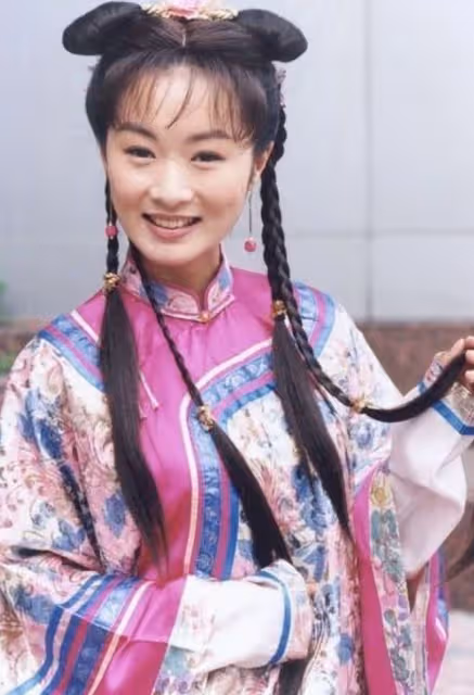 50歲鄭家榆崩潰大哭,自曝為寫自傳致舊病復發,羨慕別人結婚生娃