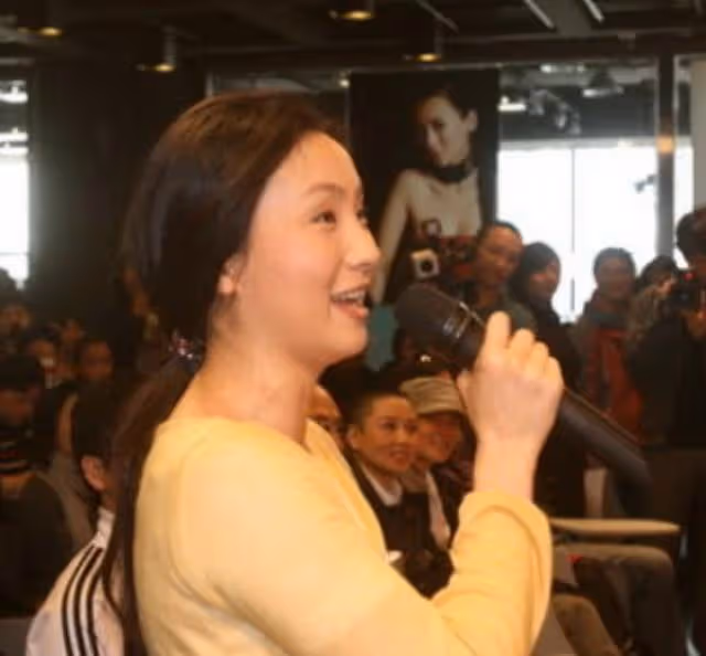 陶虹:嫁給「豬八戒」,屢遭背叛卻不離婚,看似卑微實則精明