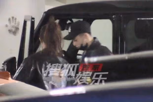 23歲男星戀情疑曝光，女方身材高挑顏值高，粉絲證實兩人秘戀多年