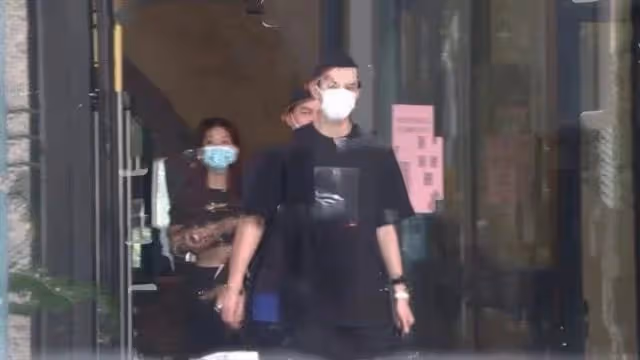 23歲男星戀情疑曝光，女方身材高挑顏值高，粉絲證實兩人秘戀多年