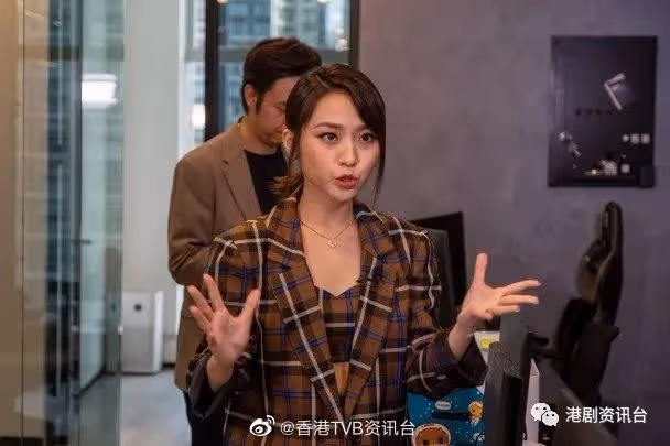 被暗戀11年︱TVB「御用小妹」獲「星級設計師」示愛　感動到哭泣
