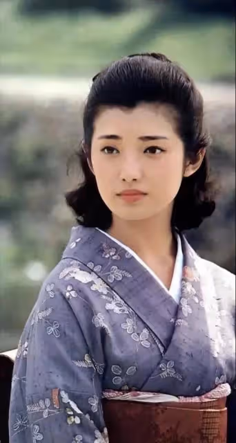 63歲山口百惠隱退42年曝近況!孫女降生當奶奶,身材發福生活節儉