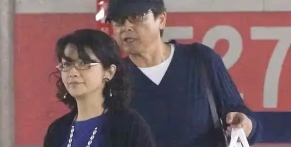 63歲山口百惠隱退42年曝近況!孫女降生當奶奶,身材發福生活節儉