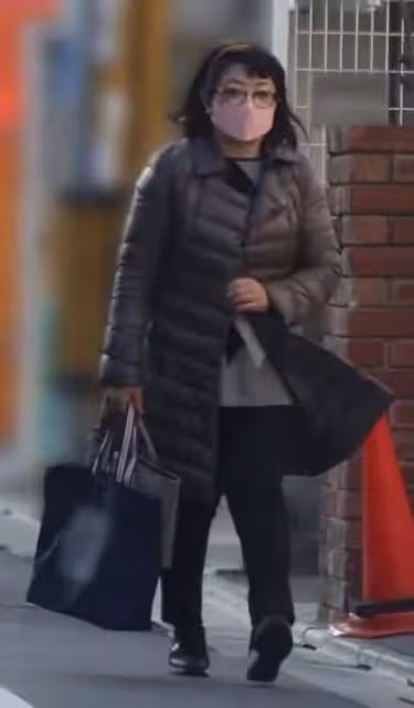 63歲山口百惠隱退42年曝近況!孫女降生當奶奶,身材發福生活節儉