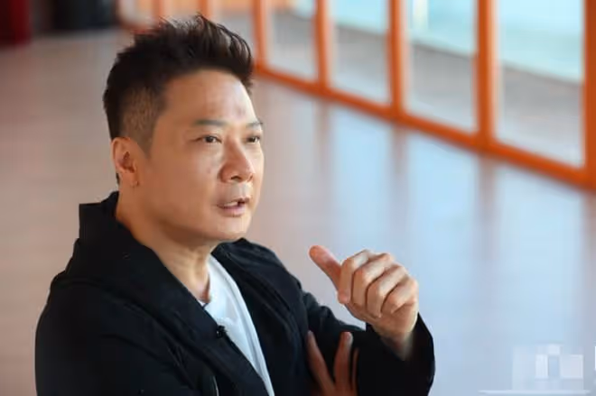 香港TVB電視城淪陷!曾志偉承認超500名員工確診,將封閉繼續拍攝