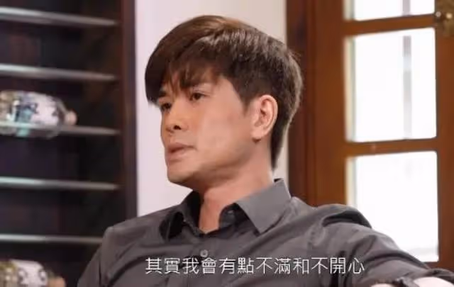 著名打星罕見提及與鍾嘉欣舊情，稱自己很受傷，曾對大台極不滿