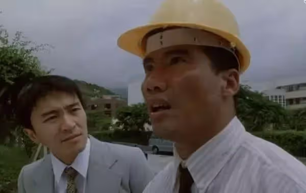 69歲陳志輝雞冠頭，十分瀟灑卻老態明顯，曝入行辛酸史，暗指黎明太虛偽，曾遭李修賢公報私仇，網友：是真性情還是情商低