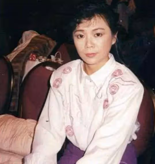 父親不要她！為替母還債進演藝圈「卻遭丈夫拋棄」還被「奪走大部分家產」最終萬念俱灰遁入空門