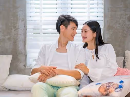出差回來老公不給我開門，砸開門進去看到房子的人，我後悔死了！