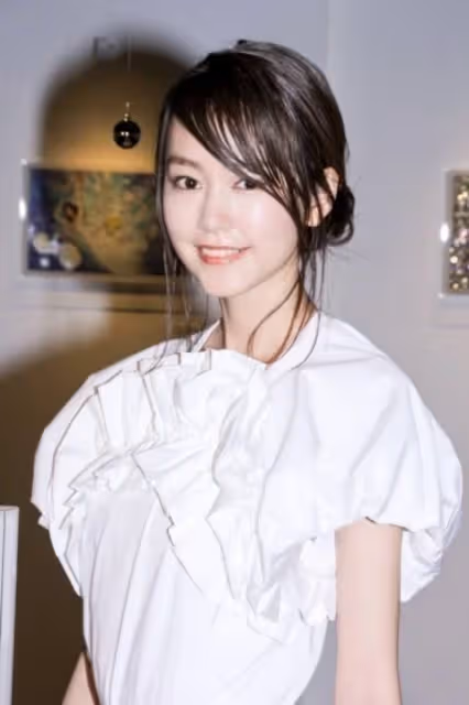 她憑一張絕美側顏成一代直男斬！如今32歲卻官宣隱退，網友哭了：求你回來