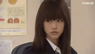 她憑一張絕美側顏成一代直男斬！如今32歲卻官宣隱退，網友哭了：求你回來