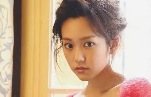她憑一張絕美側顏成一代直男斬!如今32歲卻官宣隱退,網友哭了:求你回來