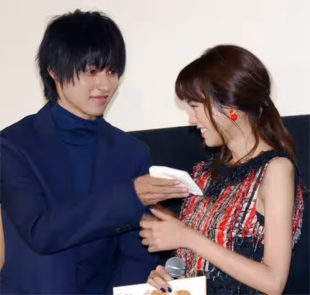 她憑一張絕美側顏成一代直男斬!如今32歲卻官宣隱退,網友哭了:求你回來