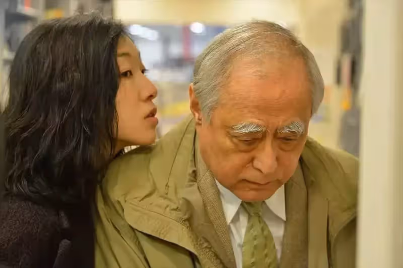 退休的老教授送8子女赴美讀博，92歲被放安養中心無人理會，退休金全給子女卻鬱鬱而終：優秀的人，不一定有人性