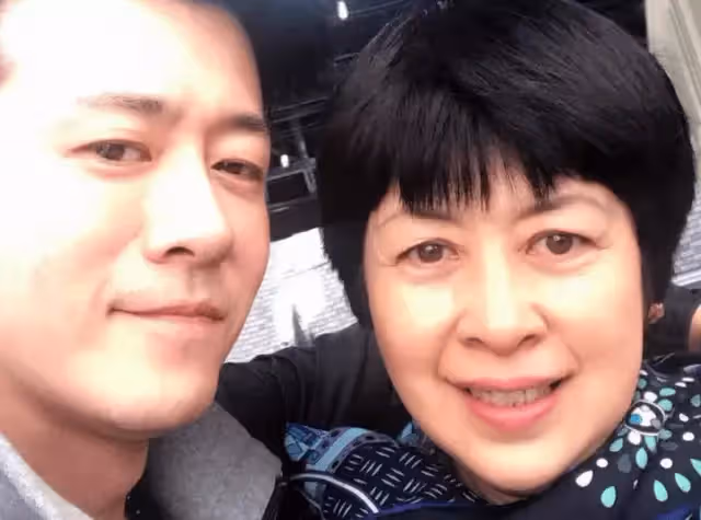 他的親媽是導演,乾媽也是導演,出道20年都沒紅,改名後卻火了??_林雨申_楊雨辰_表演