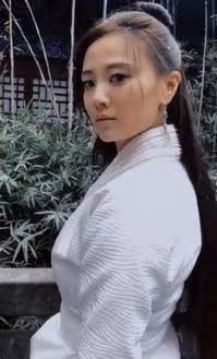 前港姐冠軍外闖大銀幕努力做好自己:不能給TVB丟臉,自認好女孩
