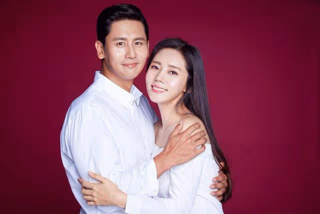 離婚風波過後,秋瓷炫終於現身,其現況如何?