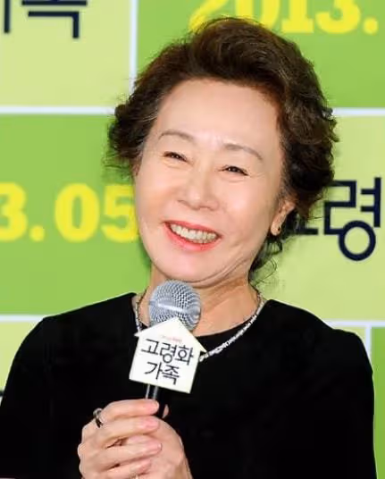 尹汝貞被要求參加甄選氣到丟劇本 曝接演《柏青哥》都是為愛兒