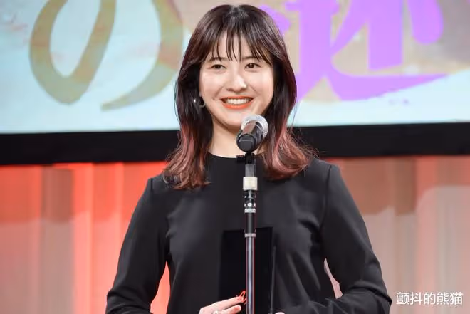 吉高由里子怎麼圓潤成這樣了?是被前任新歡刺激的嗎?