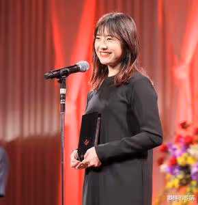 吉高由里子怎麼圓潤成這樣了?是被前任新歡刺激的嗎?