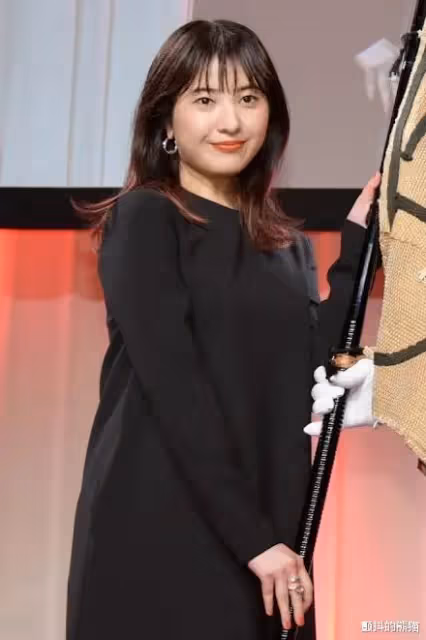 吉高由里子怎麼圓潤成這樣了?是被前任新歡刺激的嗎?