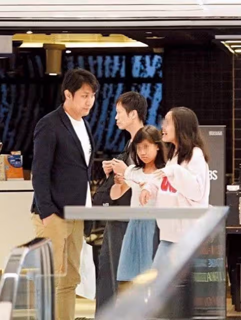 48歲女星官宣再婚喜訊！曬浪漫求婚合照戴鴿子蛋，男方離異有倆娃