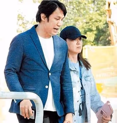 48歲女星官宣再婚喜訊！曬浪漫求婚合照戴鴿子蛋，男方離異有倆娃