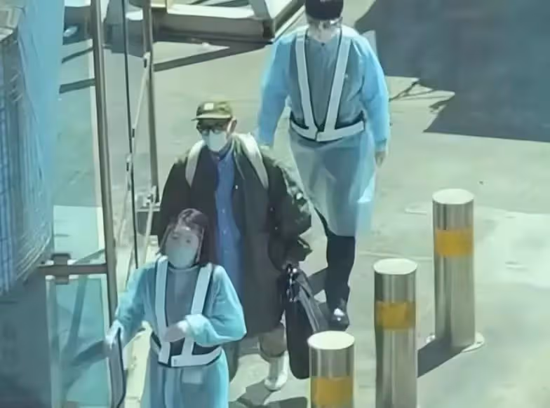 「新姐夫」隔離結束!大S經紀助理「親自迎接」送回豪宅,小S曬唱跳視訊歡迎:兩邊都誠意滿滿