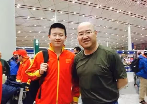 宋丹丹英達離婚25年後,倆兒子現狀曝光:一個出戰冬奧,一個被嘲「啃老」
