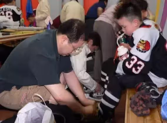 宋丹丹英達離婚25年後,倆兒子現狀曝光:一個出戰冬奧,一個被嘲「啃老」