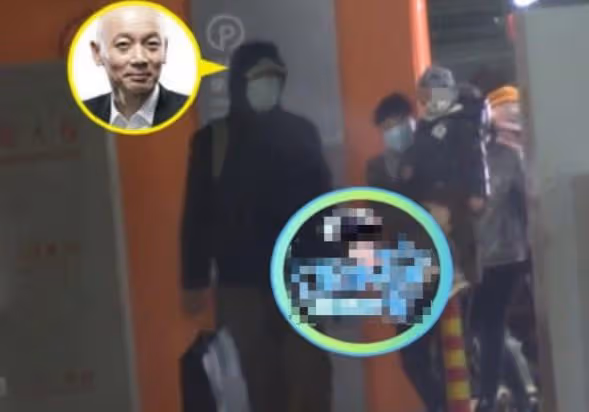 眾星齊聚打高爾夫!葛優與人勾肩搭背,王奎榮不服老,岳紅太亮眼