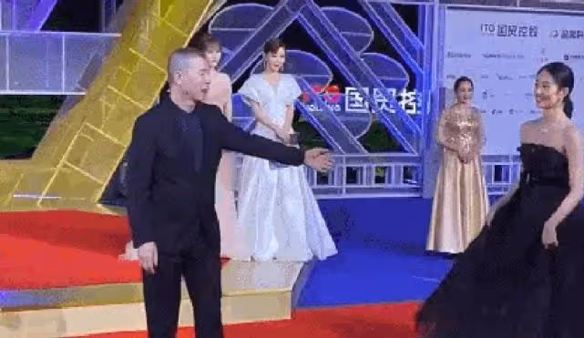這絕對是王者,徐帆機智化解尷尬,手段高明宣示主權太霸氣!