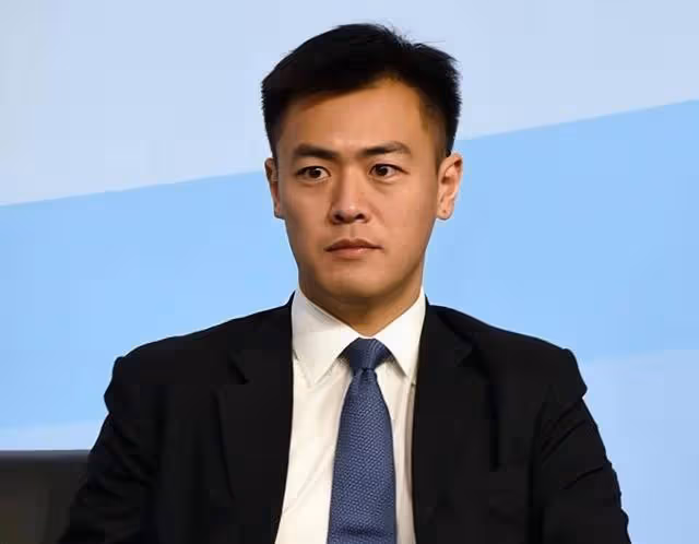 恭喜!劉鑾雄43歲長子被曝再婚,新婚妻子長相普通學習成績出眾